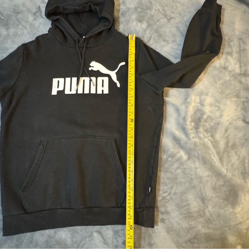 PUMA Black Hoodie with White Logo

#1409 - Picture 3 of 10